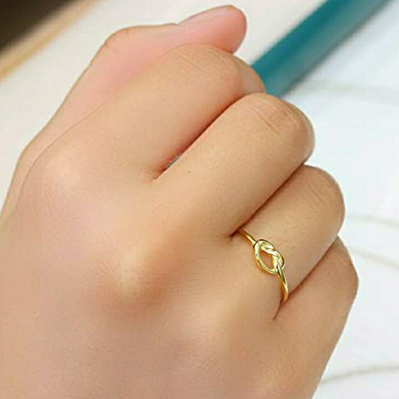 Stainless Steel Love Knot Ring - Gold or Silver - Picture 5 of 8